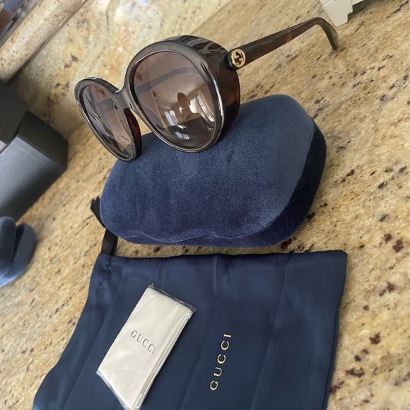 New 🖤 Gucci sunglasses - Picture 8 of 12